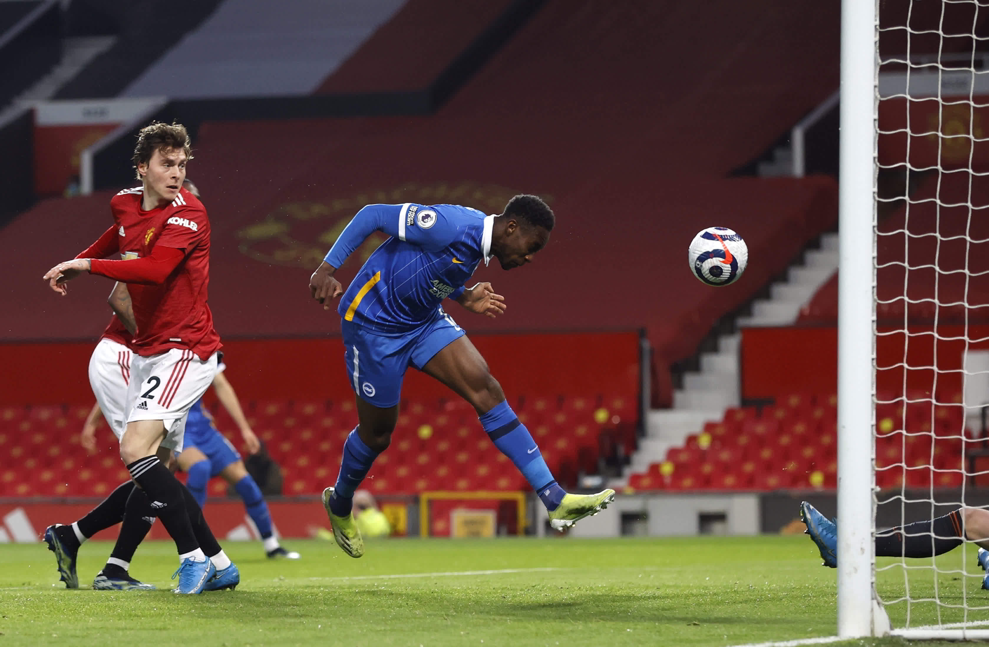 足球从来不 足球从来不